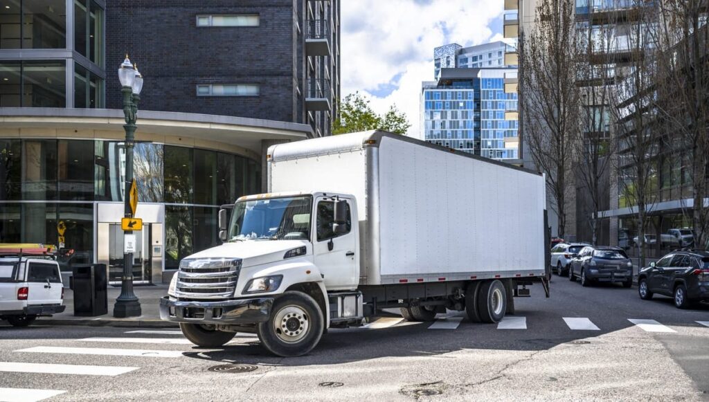 Box Truck vs Cargo Van Differences - Laxfreight