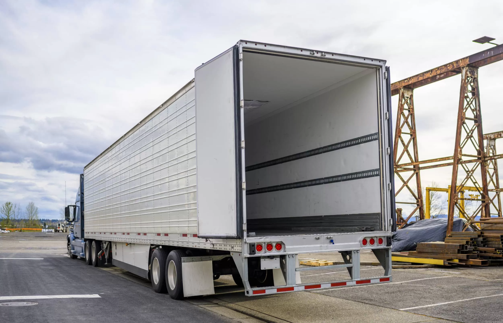 FTL vs. LTL Shipping | Lax Freight